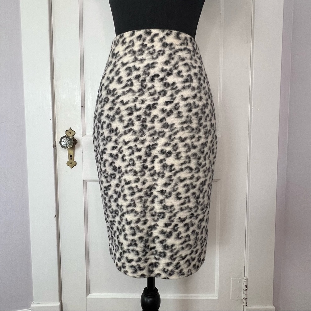 Ann Taylor Wool Leopard Pencil Skirt, Size 4